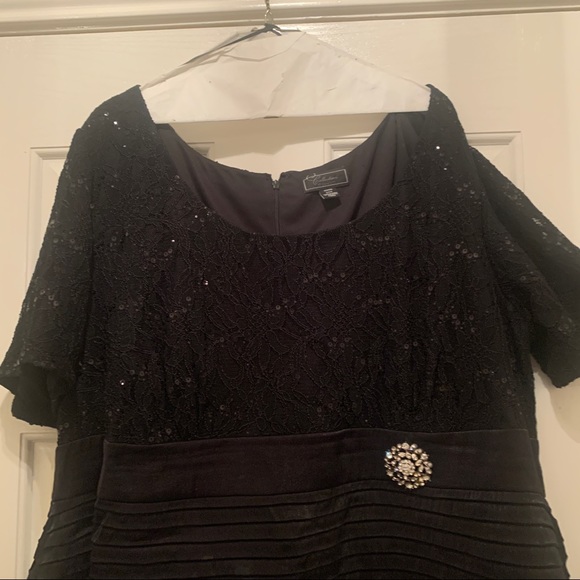 Black Cocktail Dress - Picture 5 of 7